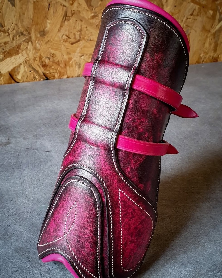 Guêtre de cheval en cuir bordeaux